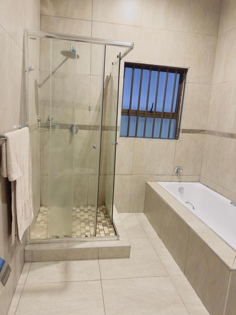 Elegant Guest House Matsapha Bagian luar foto