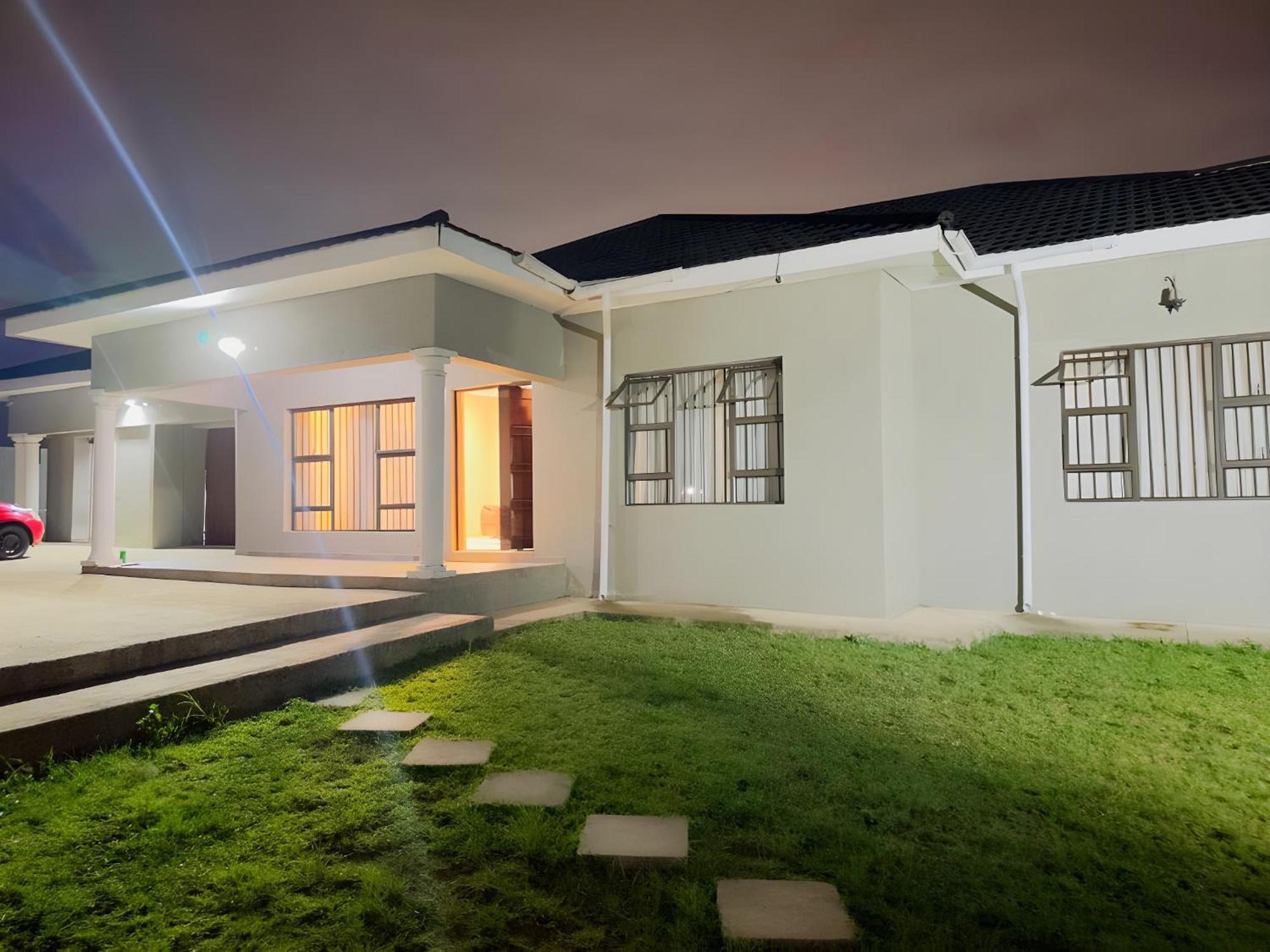 Elegant Guest House Matsapha Bagian luar foto