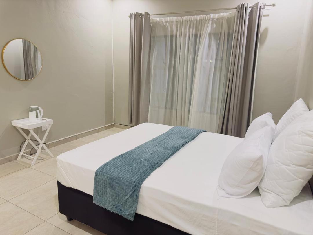 Elegant Guest House Matsapha Bagian luar foto